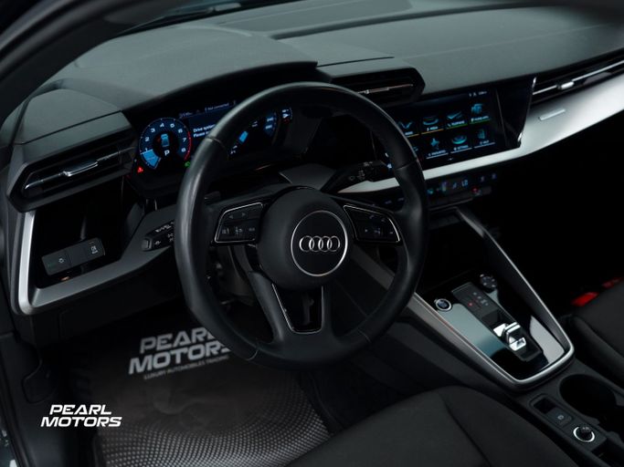 Подержанный Audi A3 35 TFSI IV (8Y), 1.4 л, 2023 в Дубае от Pearl Motors Серый цвет. GCC | AUTO.AE