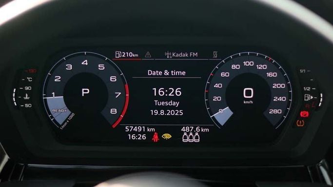 Подержанный Audi A3 35 TFSI IV (8Y), 1.5 л, 2023 в Дубае от Cariva Used Cars  Белый цвет. GCC | AUTO.AE