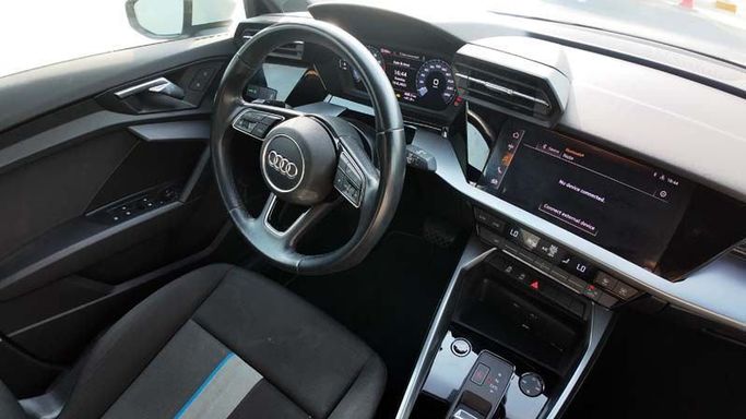 Подержанный Audi A3 35 TFSI IV (8Y), 1.5 л, 2023 в Дубае от Cariva Used Cars  Белый цвет. GCC | AUTO.AE