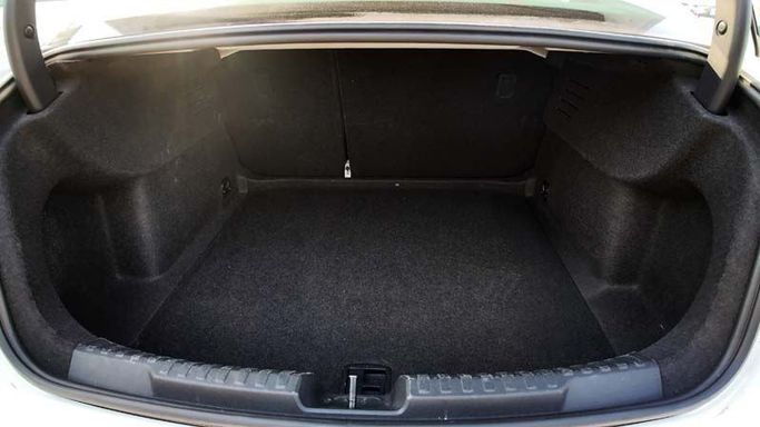 Подержанный Audi A3 35 TFSI IV (8Y), 1.5 л, 2023 в Дубае от Cariva Used Cars  Белый цвет. GCC | AUTO.AE