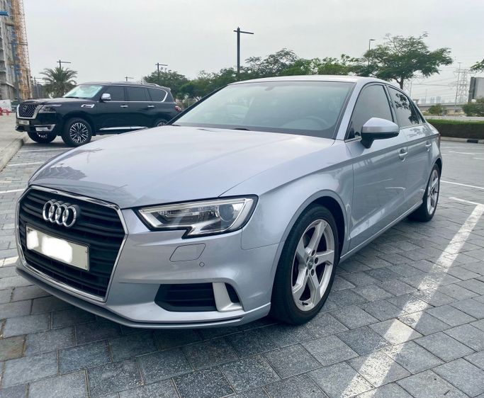مستعملة Audi A3 35 TFSI فيس ليفت III (8 فولت), 1.4 l, 2019 في في دبي، اللون فضي. مواصفات الخليج | AUTO.AE | إعلان #249732