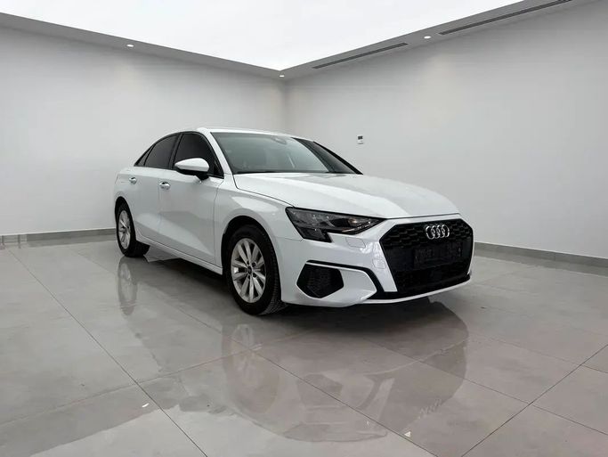 Подержанный Audi A3 35 TFSI IV (8Y), 1.4 л, 2023 в Дубае от SMP Motors Белый цвет. GCC | AUTO.AE | Объявление #254395