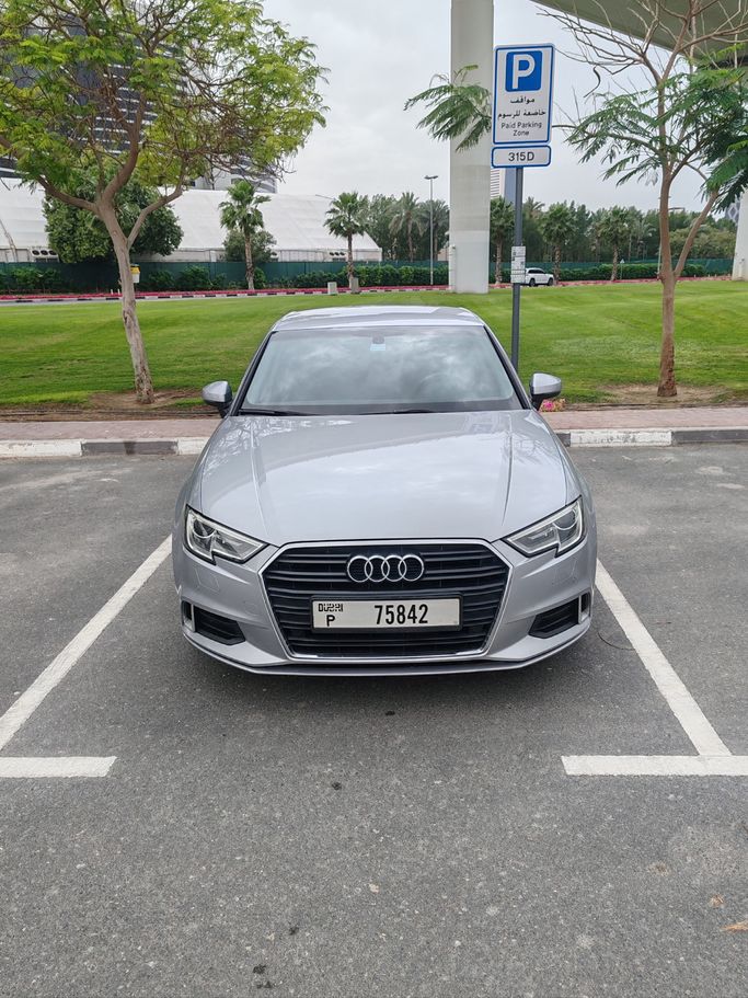 مستعملة Audi A3 35 TFSI فيس ليفت III (8 فولت), 1.4 l, 2018 في في الإمارات, دبي، اللون فضي. مواصفات الخليج | AUTO.AE | إعلان #280348