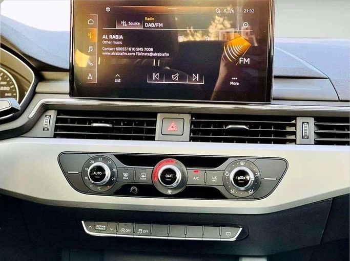 Подержанный Audi A4 40 TFSI V (B9) Рестайлинг, 2.0 л, 2021 в Дубае от Mirza Automobile FZE Черный цвет. Японская | AUTO.AE