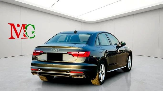 Подержанный Audi A4 40 TFSI V (B9) Рестайлинг, 2.0 л, 2021 в Дубае от Mirza Automobile FZE Черный цвет. Японская | AUTO.AE