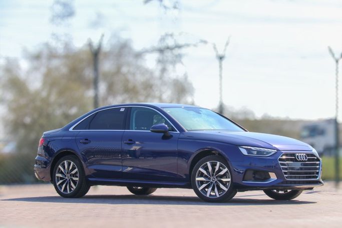 Новый Audi A4 35 TFSI V (B9) Рестайлинг, 2.0 л, 2023 в Дубае от Atlantic Motors FZCO Тёмно-синий цвет.  | AUTO.AE