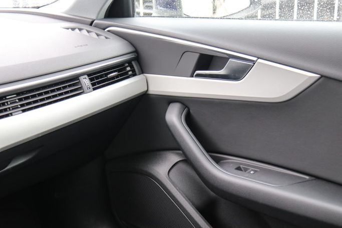 Новый Audi A4 35 TFSI V (B9) Рестайлинг, 2.0 л, 2023 в Дубае от Atlantic Motors FZCO Тёмно-синий цвет.  | AUTO.AE