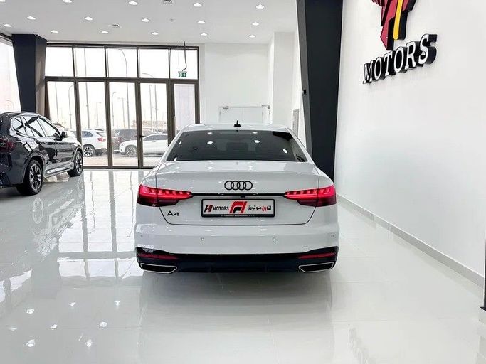 Подержанный Audi A4 40 TFSI V (B9) Рестайлинг, 2.0 л, 2024 в Дубае от F1 Motors Белый цвет. GCC | AUTO.AE
