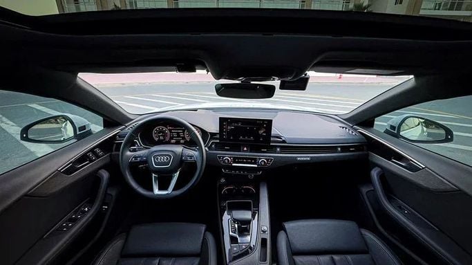 Подержанный Audi A5 40 TFSI II (F5) Рестайлинг, 2.0 л, 2023 в Дубае от MBA Motors Серебристый цвет. Other | AUTO.AE