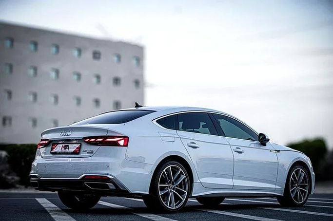 Подержанный Audi A5 40 TFSI II (F5) Рестайлинг, 2.0 л, 2023 в Дубае от MBA Motors Серебристый цвет. Other | AUTO.AE