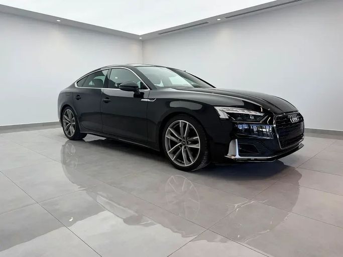 مستعملة Audi A5 40 TFSI عملية فيس ليفت II (F5), 2.0 l, 2023 في في دبي من SMP Motors، اللون أسود. مواصفات الخليج | AUTO.AE | إعلان #254398