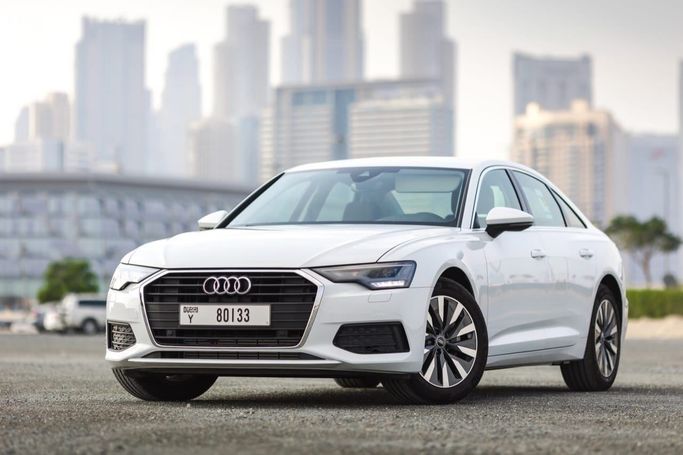 Audi A6 40 TFSI Long V (C8) Рестайлинг, 2023 седан  класса в Дубае от Uptown Rent A Car LLC белый цвет | AUTO.AE