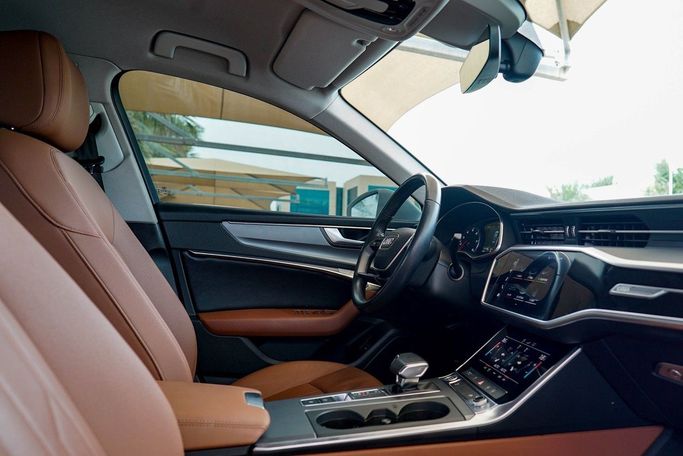 Подержанный Audi A6 45 TFSI V (C8), 2.0 л, 2020 в Дубае от Linda Cars Белый цвет. GCC | AUTO.AE