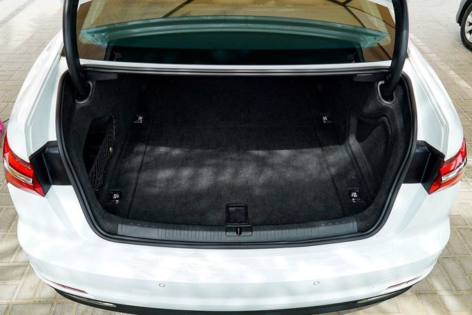 Подержанный Audi A6 45 TFSI V (C8), 2.0 л, 2020 в Дубае от Linda Cars Белый цвет. GCC | AUTO.AE