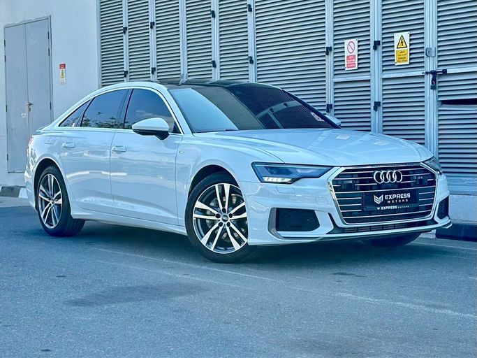 مستعملة Audi A6 40 TDI عملية شد الوجه V (C8), 2.0 l, 2022 في في دبي من Express Motors، اللون أبيض. المواصفات الكورية | AUTO.AE