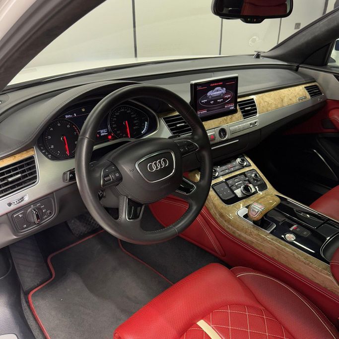 Подержанный Audi A8 Long III (D4), 6.3 л, 2012 в Дубае от AAA Motors Белый цвет. GCC | AUTO.AE