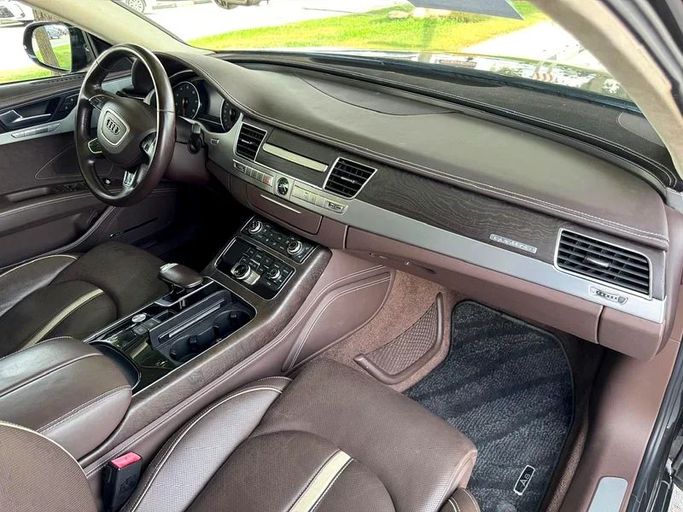 Подержанный Audi A8 III (D4), 4.2 л, 2012 в Дубае от Mirza Automobile FZE Черный цвет. Японская | AUTO.AE