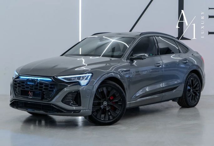 مستعملة Audi e-tron S, 2022 في في الإمارات, دبي من A1 Luxury Motors، اللون رمادي. مواصفات الخليج | AUTO.AE | إعلان #255415