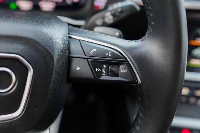 Used Audi Q3 35 TFSI II (F3), 1.4 l, 2020 in Dubai by Linda Cars, Black color. GCC Specs | AUTO.AE