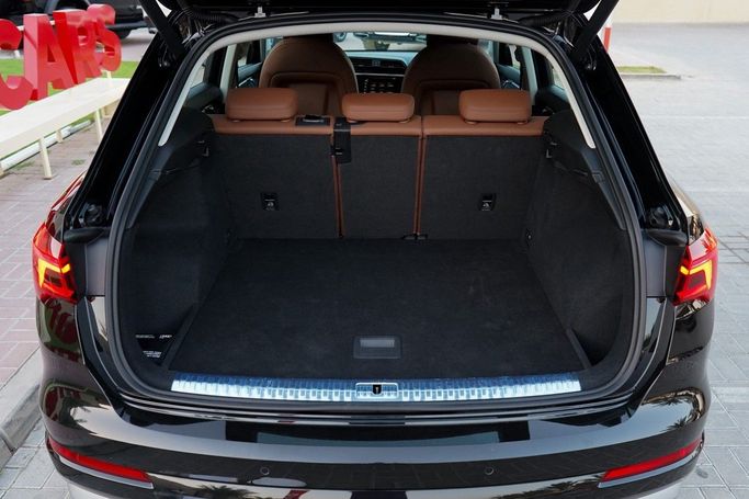 Used Audi Q3 35 TFSI II (F3), 1.4 l, 2020 in Dubai by Linda Cars, Black color. GCC Specs | AUTO.AE