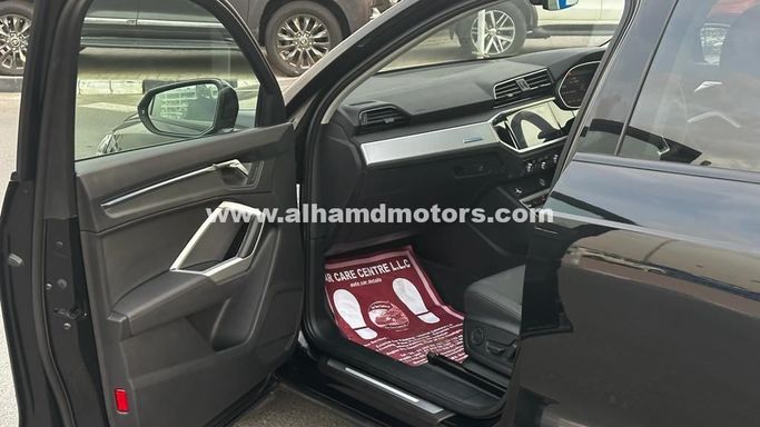 Подержанный Audi Q3 35 TFSI II (F3), 1.4 л, 2020 в Дубае от Alhamd Motors Черный цвет. Other | AUTO.AE