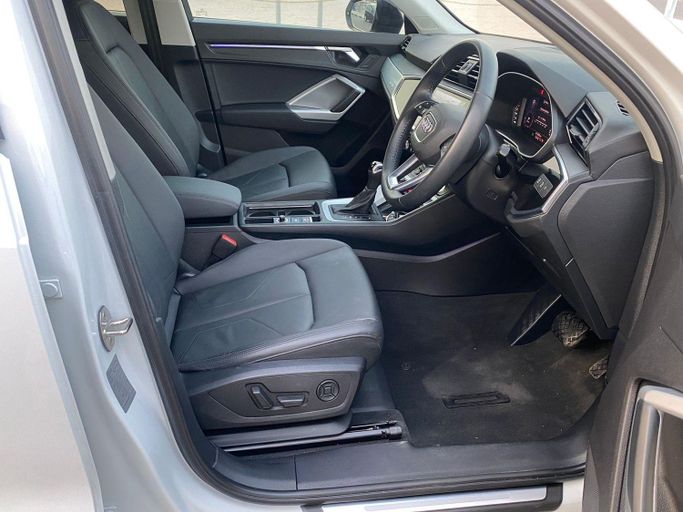 Used Audi Q3 35 TFSI II (F3), 1.5 l, 2020 in Dubai by Alhamd Motors, White color. Other | AUTO.AE