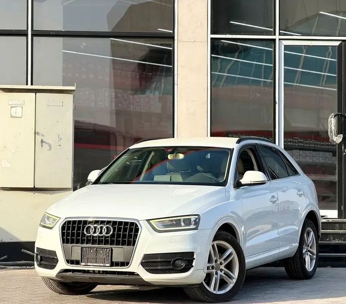Подержанный Audi Q3 40 TFSI I (8U) Рестайлинг, 2.0 л, 2015 в Дубае от Morya Jeswani Cars Белый цвет. GCC | AUTO.AE