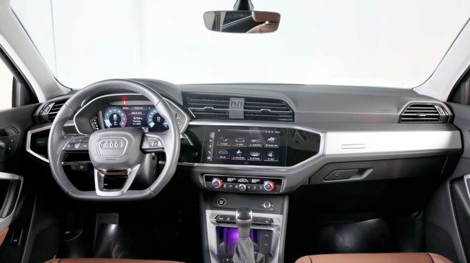 Подержанный Audi Q3 Sportback II (F3), 1.4 л, 2024 в Дубае от The Car Superstore Белый цвет. GCC | AUTO.AE