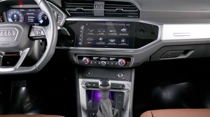 Подержанный Audi Q3 Sportback II (F3), 1.4 л, 2024 в Дубае от The Car Superstore Белый цвет. GCC | AUTO.AE