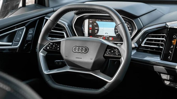 Новый Audi Q4 e-tron 40, 2021 в Дубае от Altass Motors Черный цвет. Other | AUTO.AE