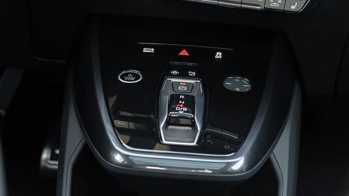 Новый Audi Q4 e-tron 40, 2021 в Дубае от Altass Motors Черный цвет. Other | AUTO.AE