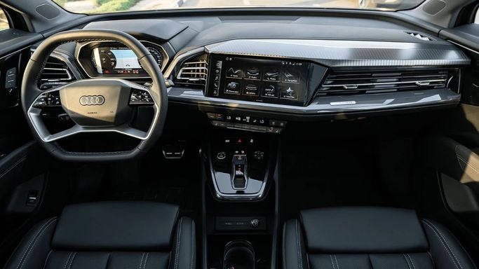 Новый Audi Q4 e-tron 40, 2021 в Дубае от Altass Motors Черный цвет. Other | AUTO.AE