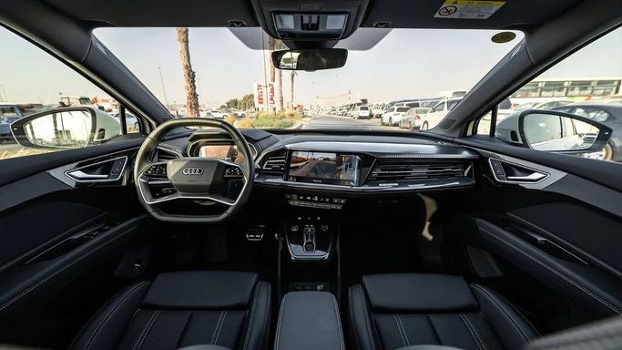 Новый Audi Q4 e-tron 40, 2021 в Дубае от Altass Motors Серый цвет. Other | AUTO.AE
