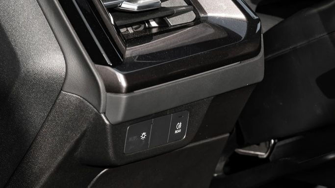 Новый Audi Q4 e-tron 40, 2021 в Дубае от Altass Motors Серый цвет. Other | AUTO.AE