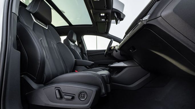 Новый Audi Q4 e-tron 40, 2021 в Дубае от Altass Motors Серый цвет. Other | AUTO.AE