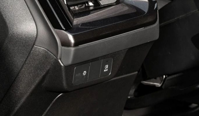 Новый Audi Q4 e-tron 40, 2021 в Дубае от Altass Motors Белый цвет. Other | AUTO.AE