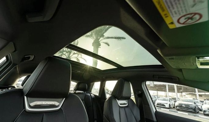 Новый Audi Q4 e-tron 40, 2021 в Дубае от Altass Motors Белый цвет. Other | AUTO.AE