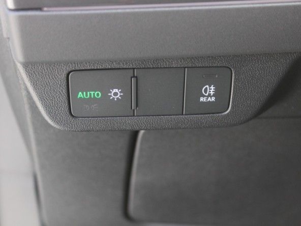 Новый Audi Q4 e-tron 40, 2024 в Дубае от Titanum Cars Серый цвет. Other | AUTO.AE