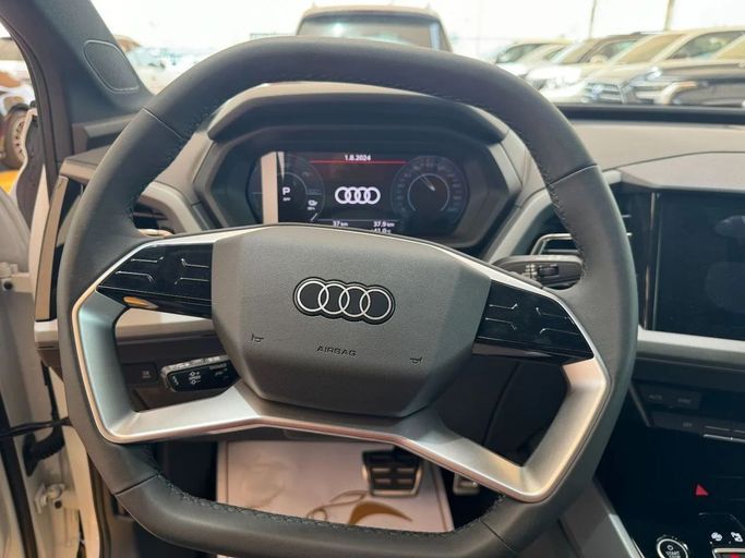 Новый Audi Q5 e-tron 40, 2024 в Дубае от My Way Motors Белый цвет. Китайская | AUTO.AE