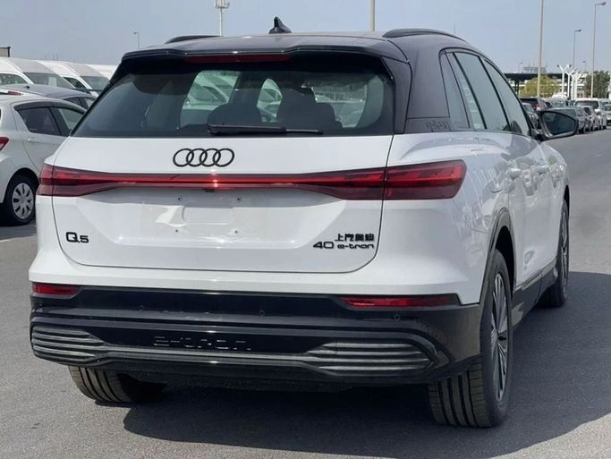Новый Audi Q5 e-tron 40, 2024 в Дубае от My Way Motors Белый цвет. Китайская | AUTO.AE