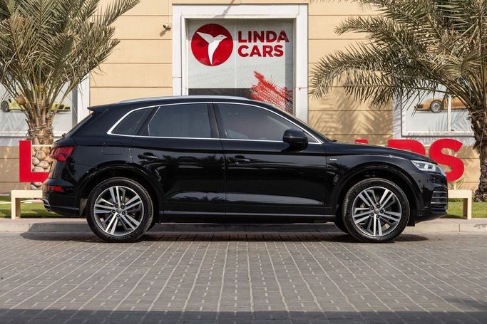 Used Audi Q5 II (FY), 2.0 l, 2018 in Dubai by Linda Cars, Black color. GCC Specs | AUTO.AE