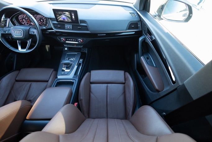 Used Audi Q5 II (FY), 2.0 l, 2018 in Dubai by Linda Cars, Grey color. GCC Specs | AUTO.AE