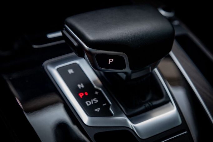 Подержанный Audi Q5 45 TFSI II (FY) Рестайлинг, 2.0 л, 2022 в Дубае от Linda Cars Синий цвет. GCC | AUTO.AE