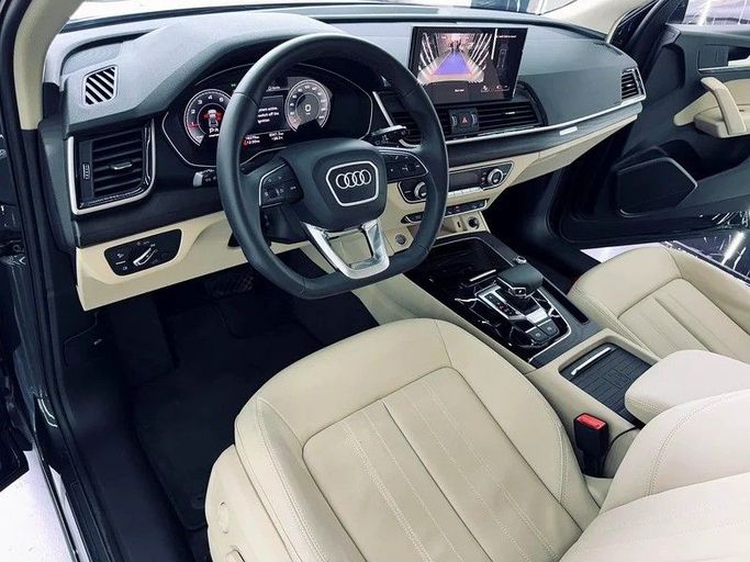 Used Audi Q5 45 TFSI II (FY) Facelift, 2.0 l, 2023 in Dubai by Zeus Motors, Grey color. GCC Specs | AUTO.AE