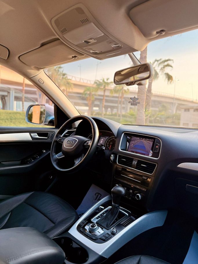 Подержанный Audi Q5 I (8R) Рестайлинг, 2.0 л, 2017 в Дубае Серебристый цвет. GCC | AUTO.AE