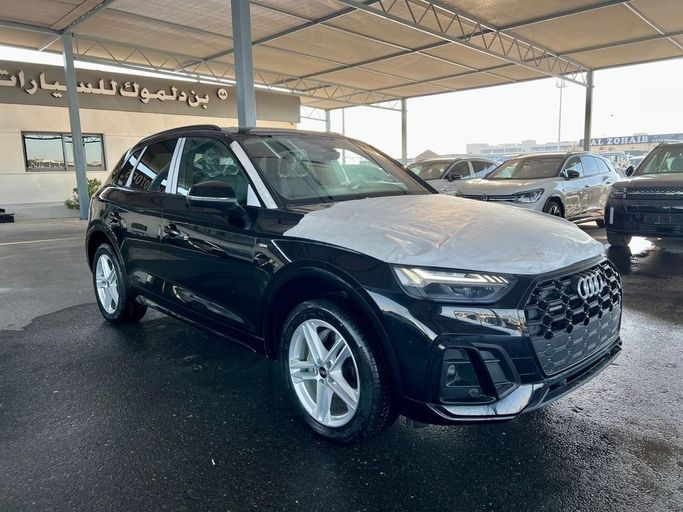 Новый Audi Q5 40 TDI II (FY) Рестайлинг, 2.0 л, 2023 в Дубае от Bin Dalmouk Motors FZCO Черный цвет. Европейская | AUTO.AE