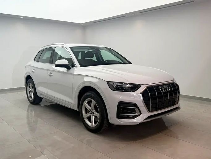 Подержанный Audi Q5 45 TFSI II (FY) Рестайлинг, 2.0 л, 2022 в Дубае от SMP Motors Белый цвет. GCC | AUTO.AE | Объявление #254407