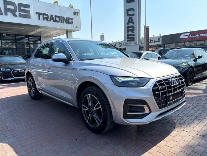 Подержанный Audi Q5 45 TFSI II (FY) Рестайлинг, 2.0 л, 2024 в Дубае от Nice Cars Motos Серебристый цвет. GCC | AUTO.AE | Объявление #255766