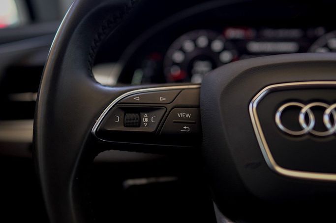 Подержанный Audi Q7 55 TFSI II (4M), 3.0 л, 2016 в Дубае от Linda Cars Серый цвет. GCC | AUTO.AE