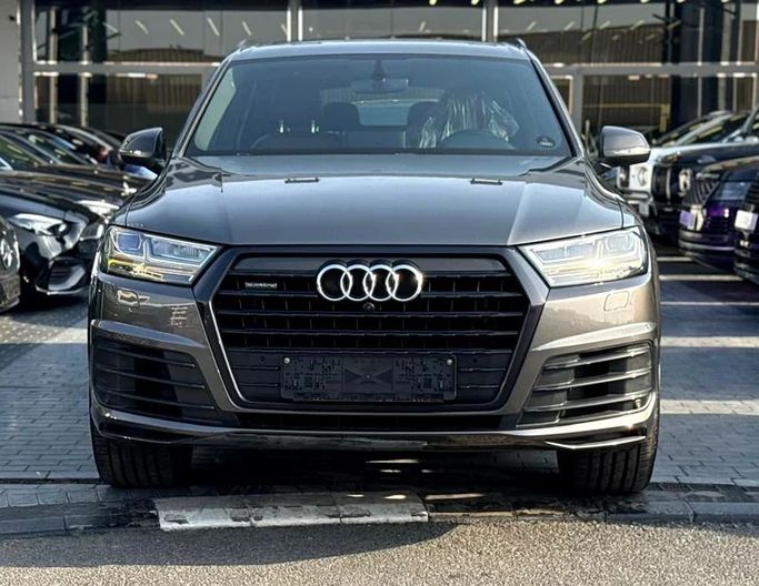 Used Audi Q7 45 TFSI II (4M) Facelift, 2.0 l, 2019 in Dubai by Auto Bank Motors, Grey color. GCC Specs | AUTO.AE